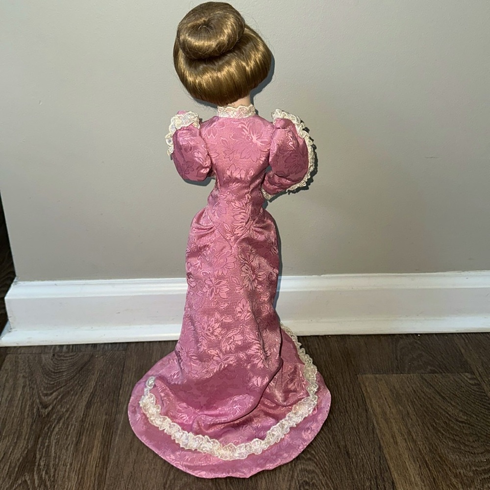Franklin Mint Porcelain Dolls “A Mother’s Love”, 1986 - Picture 2 of 8